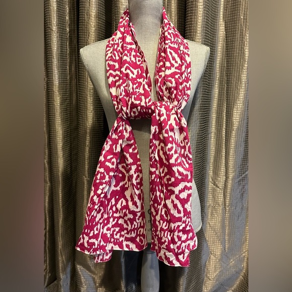 DVF Diane Von Furstenberg Hot Pink White Batik Print Scarf Shawl Sarong R $258 - Picture 3 of 10